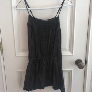 Strapped dress with brown pattern, synched waist